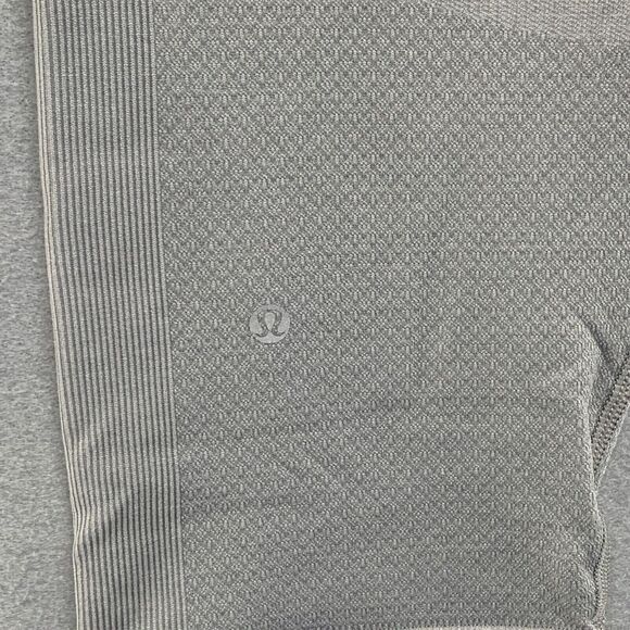 Lululemon Textured Capri Cropped Leggings Size 6 Gray Athleisure Yoga Run Lux - Picture 11 of 14
